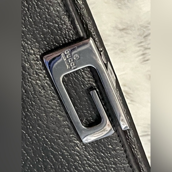 Gucci Vintage Leather Compact Wallet - Picture 3 of 13